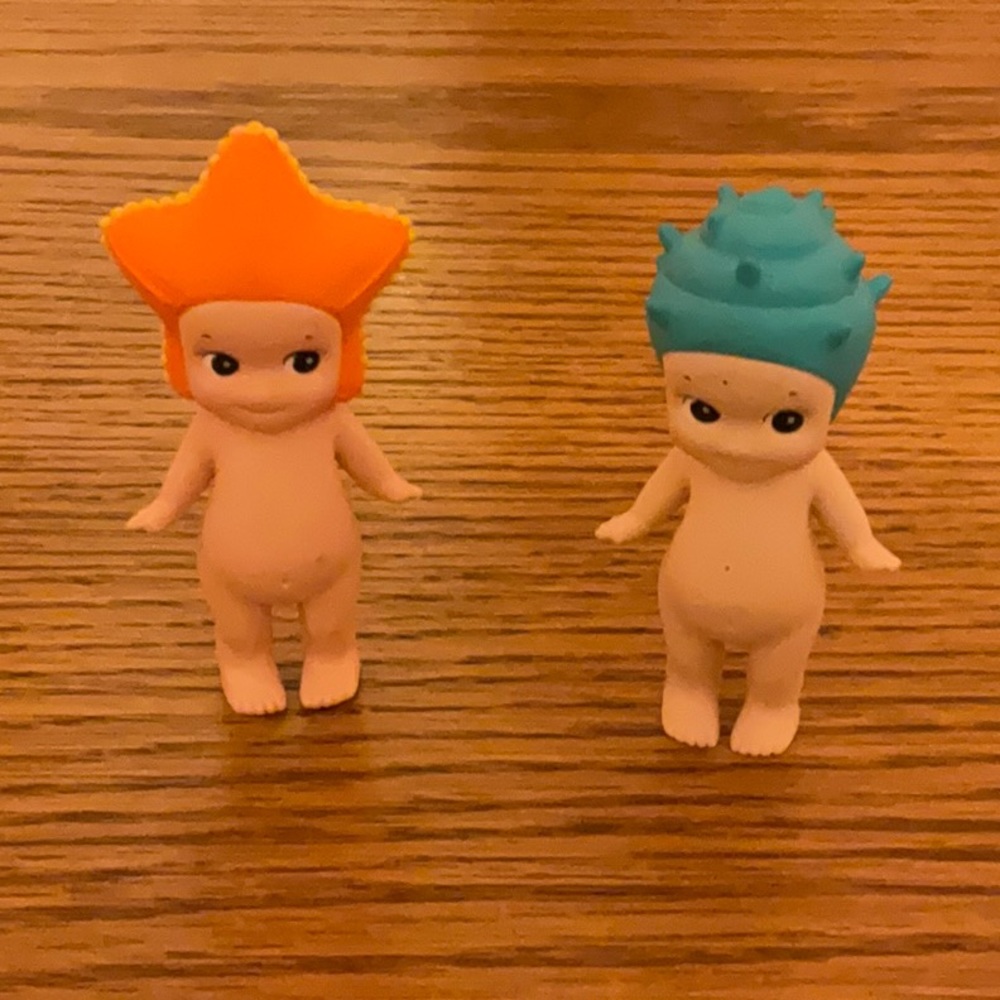 2 sonny angel mini baby dreams 2011 collection.